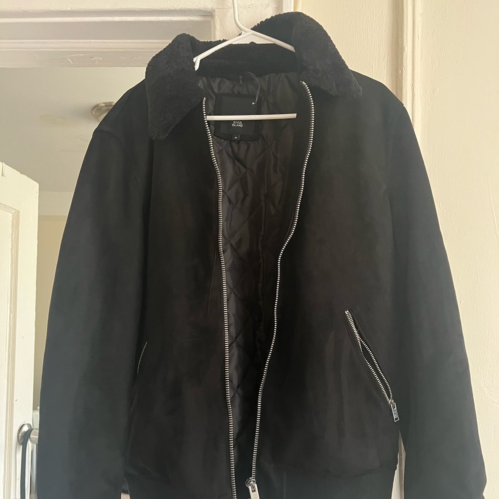 Black jacket - fur neck